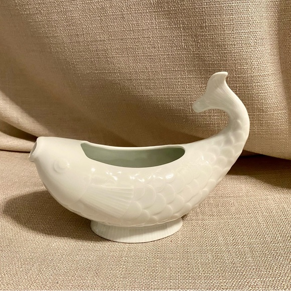Vintage DANSK China (France) - White FISH SHAPE SAUCE GRAVY BOAT PITCHER - MINT - Picture 4 of 10